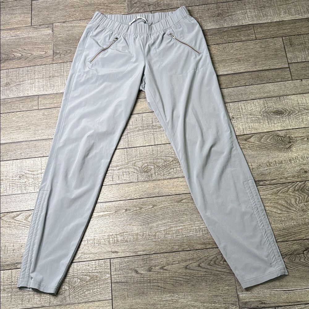 Athleta Women Ruched leg Light Gray Joggers Size 4 tall